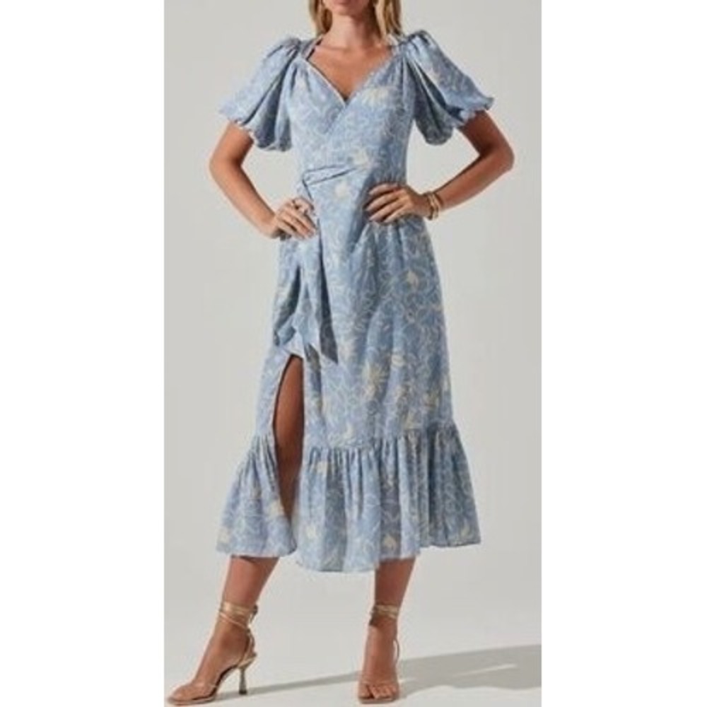 NWT ASTR The Label Modena Floral Side Tie Wrap V-Neck Maxi Dress Sz Small $148